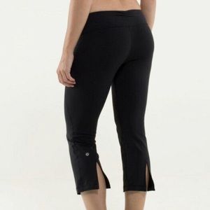 Lululemon Gather and Crow crop leggings